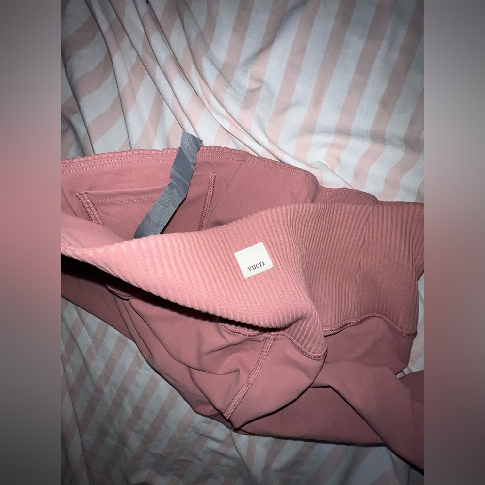 Vuori rib studio Leggings size Medium women’s pink sports wear - Picture 9 of 12
